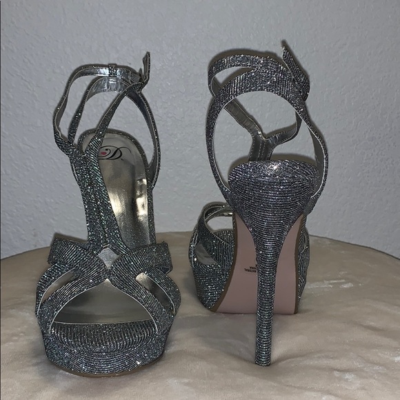 silver/black high heels - Picture 4 of 5